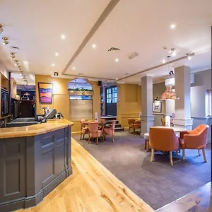Premier West Отель